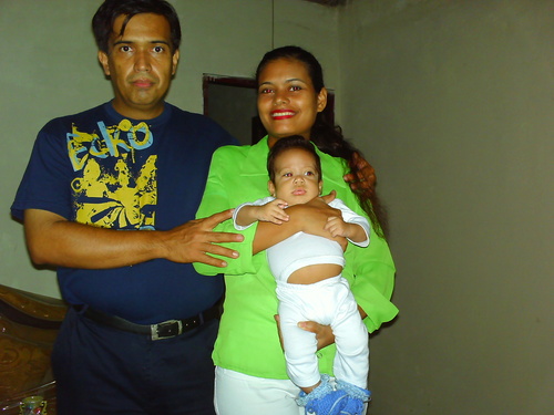 eliasib23's profile picture. me gusta tener una familia feliz