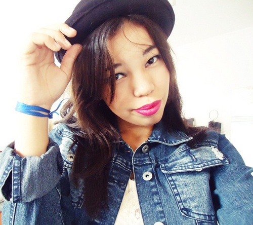 Mylena Samantha, 16 anos e uma vontade louca de mostrar pro mundo quem eu sou e como posso ser. Essa sou eu e esse é o meu Twitter.