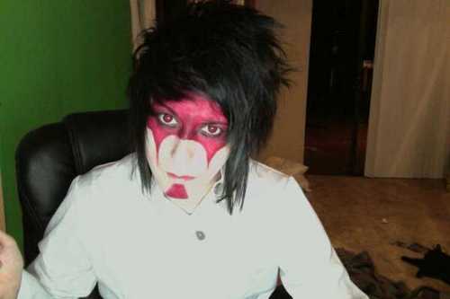 Im in love with destery Moore @capndesdes :) !!!! and I'm a geek and proud !!!!xx