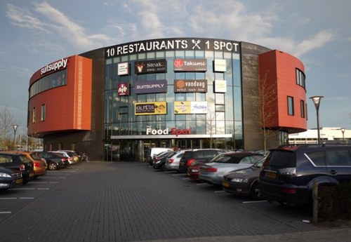 The Food Spot Utrecht A2: 10 restaurants op 1 spot. Van Fastfood Court tot luxe dineren. Goed bereikbaar op A2 Utrecht-Amsterdam, direct al bij de afslag nr. 6.