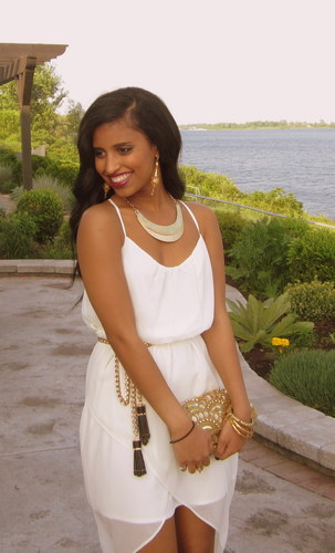 AmiraCouture's profile picture. Every exit is an entrance somewhere else.