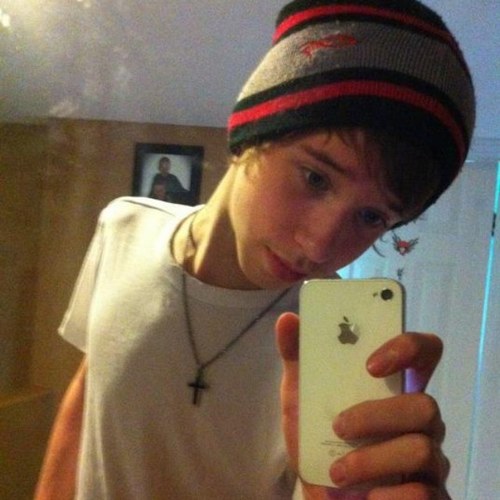 DylanHunt1212's profile picture. 