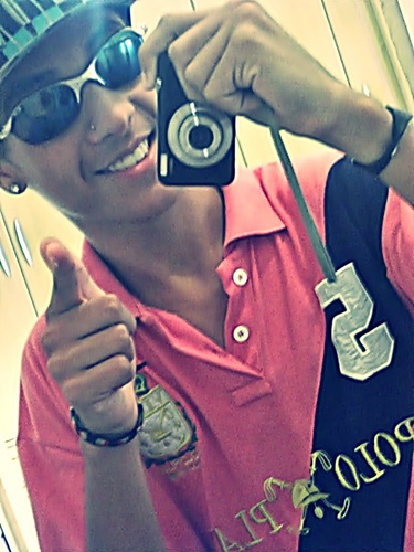 Bebe mesmo perde a linha que hoje a noite promete , tá bombando tá bombando vida louca aos robin hood .♪♫'