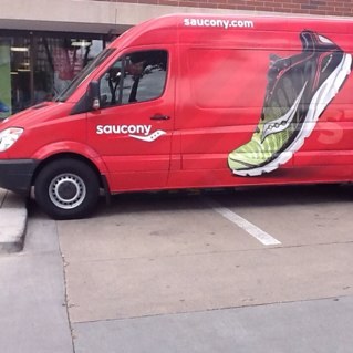 The Saucony Mobile Tour dedicates its life to the sport and helping runners Find Their Strong all over the U.S.A.! 
http://t.co/dTxTJd1CJE