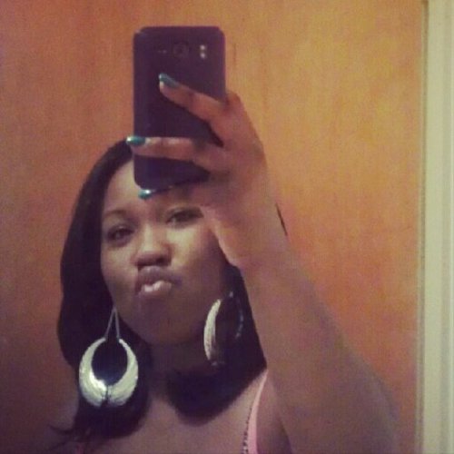 QueenTee_26's profile picture. proud mother of 4, God is head of my life, living life like its golden #team 80's baby #team where u wanna be!! hehehe na follow me!!!