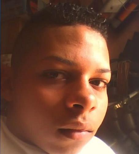 brian_2105's profile picture. Se habrán dicho muchas cosas, se habrán escrito muchos libros, pero mientras tu corazón no sienta nada, sabrás del amor verdadero.