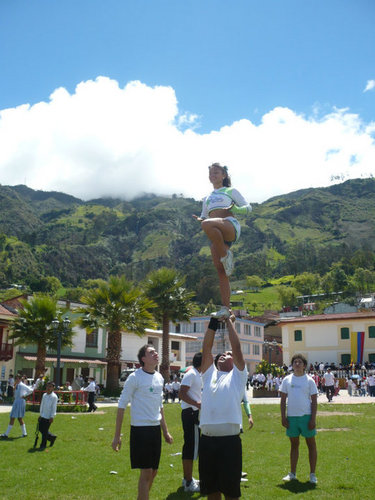 Lions28Red's profile picture. Alma de sueño, sueño de almas, navegas por mi mente deslizándote suave como una sirena, sueño de mujer, mujer de sueños, ámame y entrégate a mí y yo te daré mi