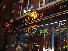 Allen's restaurant & backyard on the Danforth is a loving tribute to the Irish-American saloons of New York.The glow of comfortable tradition.