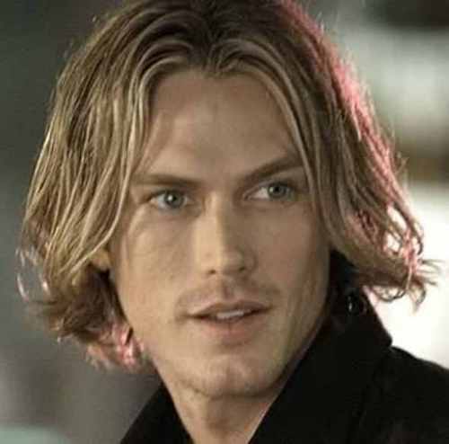 I am the male version of Loki's wife, Sigyn. I'm in love with Lady Loki. (RolePlay Account 18+)