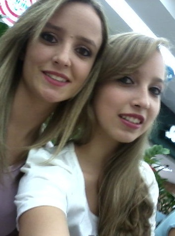 Um beijo pra quem gosta de mim... Pra quem não gosta, Doiis !!! ♥.♥