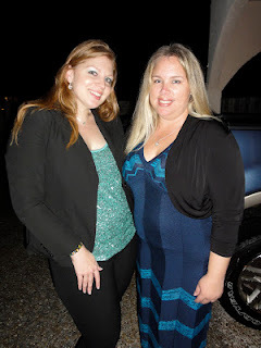 Kari Barnett and Joanie Cox love handbags. They love bags so much they can't stop shopping for them. Read about their adventures & the bags behind them...
