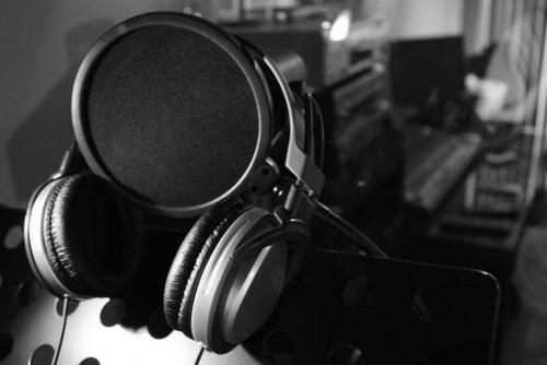 Electrobeat_rad's profile picture. El único programa de música electrónica a nivel universitario.Síguenos cada semana a través de http://t.co/yTXugpkK Todos los jueves en punto de las 9 am