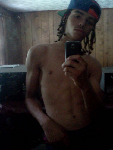 Imma be myself no matter wat.i dont like fake people and.im always real....YOLO