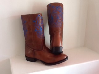 SchoenenVanKris's profile picture. Schoenen van Kris is een hippe en trendy damesschoenenzaak. Wij verkopen onder andere de merken: Shabbies, Tony Mora, Ilse Jacobsen.