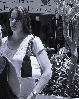 Jules loves food. Loves reading on personal development, business and health and family. Loves to write aricles for her online business and creating videos.