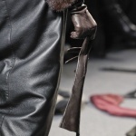 street style, fashion, leather boots, leather gloves, fur
http://t.co/82et79VMer