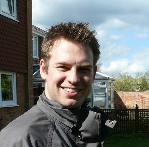 Sport loving family man - living the dream working in Insurance from my shed.
