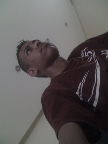 A Vida me ensinou a nunca desistir nem ganhar nem perder mais procurar evoluir 
@Ramon_sfc11