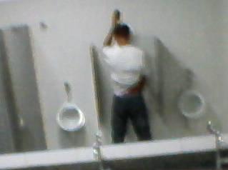 mts pessoas flm qe sou rico e tal mas se tenho ou deixei de te dinheiro naum importa o qe importa e qe dinheiro naum compra felicidade e minha felilicidade e vc