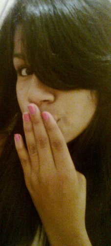 15 anos, Corintiana , estudante, chata, sincera , espontânea, escandalosa, ignorante , besta, burra & feia, enfim ... Segue ae !