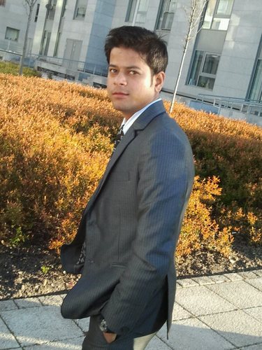 A finance professional and gadget freak who loves travelling and exploring places..
