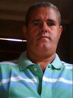 Eu trabalho com comunicação visual paineis e luminosos.