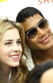 Primeiramente NÃO SOU O MICAEL BORGES e nem a SOPHIA ABRAHÃO Amo eles e fiz esse twitter pra poder mostrar como eu amo eles!