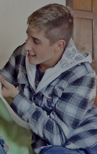 Sou de Araucária-pr / Noivo da  @lorenaloluxa / E eu Amo Cantar e Tocar Violão .[Perfil 0.6] http://t.co/AqEOrEcxCy