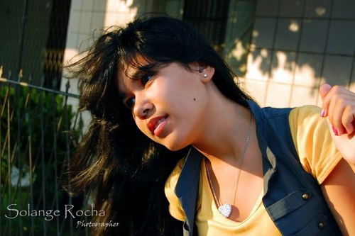 • 'Biografia {?}
Fala sério! Como vou resumir minha
vida aki no twitter?
;P