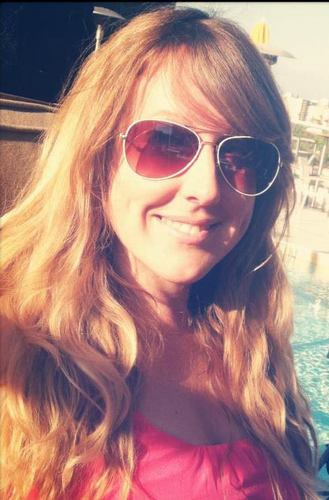 Los Angeles based artist, teacher, and reiki practitioner.