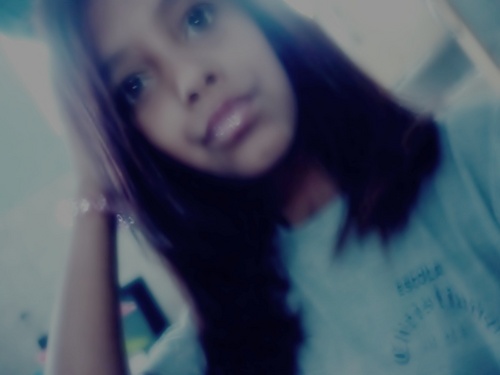 Posso ser chata , ignorante , metida ou qualquer coisa pra você 
Mas quer saber , não me importo nem um pouco pro que pensa.