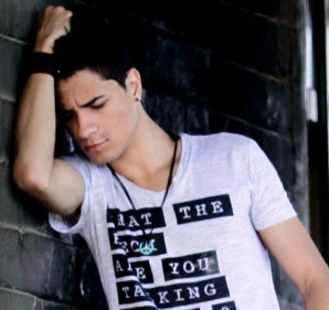 FC Capixaba dedicado ao meu príncipe @guittencourt *----*
Since: 22/09/2011. Moderadora: @Maiiara_Dutra :) #WebLove