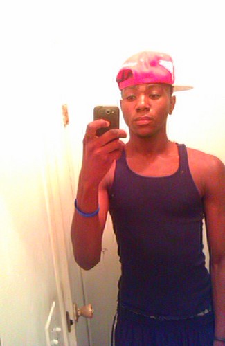 #FollowBack_#Snapbacks_#Tattos_#Swagg _#Jordans _#Nikes_ #Adidas_ #Nicki Minaj ..i work at Foot Locker and i be in the studio some time makein muisc or dancein