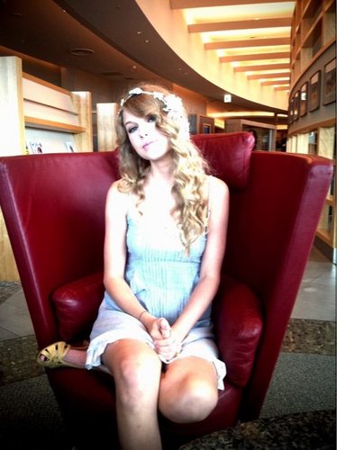taylor swift 
forever :)   




one of taylor swift fans