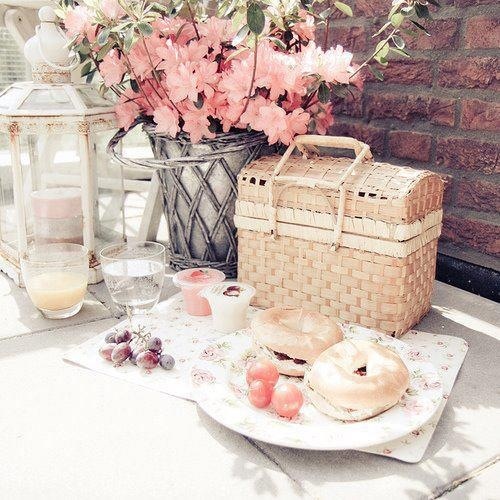 يارب عوض اميمتي عن نصب الدنيا ووصبها بجنة عالية قطوفها دانية واجمعنا بها في عليين .. ♡