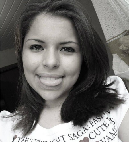 sou timida sensata e muuito extrovertida !! amo todo tipo de pessoas e tambem meu  cachorrinho lindo MSN novo :camilabitenc_@hotmail.com