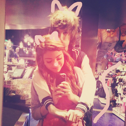 miau miau, sua gatinha, vemk .. :9