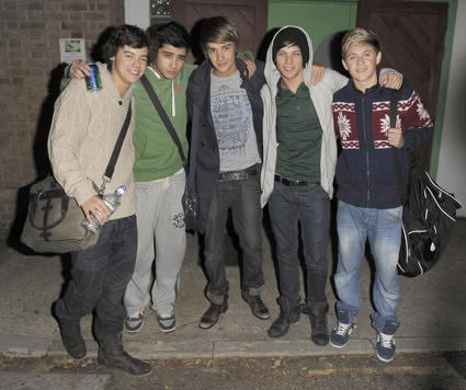 @zaynmalik , @Harry_Styles , @Real_Liam_payne , @Louis_tomlinson & @NiallOfficial :) x
