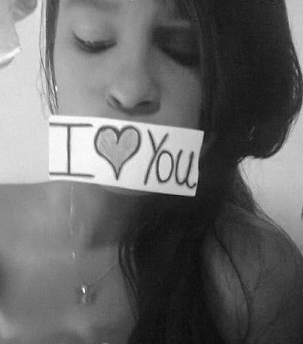 ????Adoro ser diferente????Porque ser igual é ????XATO     =)  Se quiser me conhecer melhor só add o meu msn: mariajuliartpb@hotmail.com (Beijos) ;*