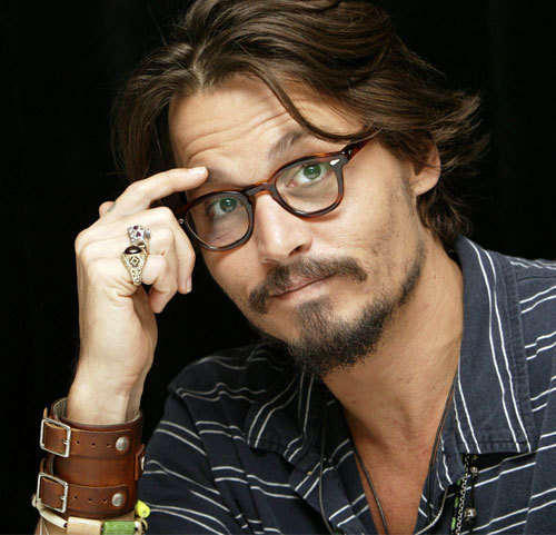 Hi I'm Johnny a.k.a Jack Sparrow..follow me in my quest.