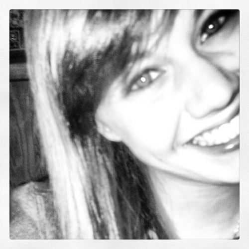 I played volleyball in high school, and I loooove baseball. Anything else you want to know just ask me!