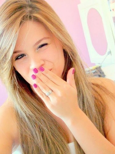 ''Quem sou eu? Sou a alegria de quem me Ama, a tristeza de quem me Odeia e a ocupação de quem me Inveja''
