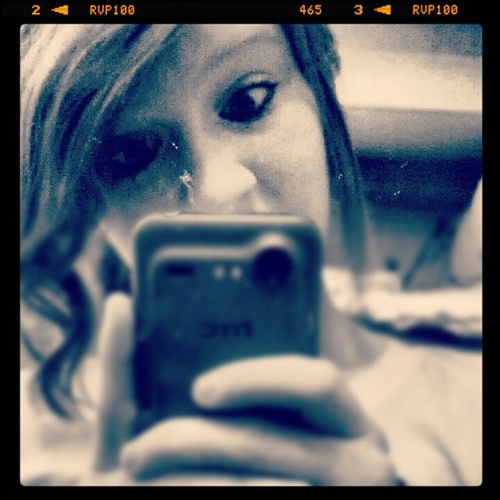 I'm 15. A smackover senior high cheerleader. Catcher for Softball:) & Gods my hero.:)