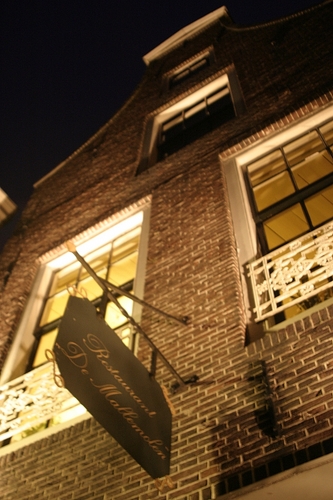 Restaurant De Mallemolen. Heerlijk eten op de Oosthaven in Gouda. Huiselijke ambiance, ontspannen bediening en uitmuntende kwaliteit.