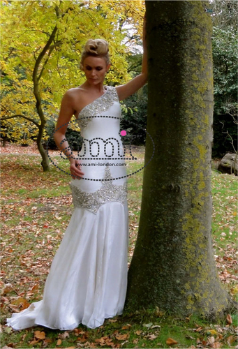 Specialising in bespoke Western & contemporary Asian fusion bridalwear. Our unique designs & exquisite embellishments are one of a kind.