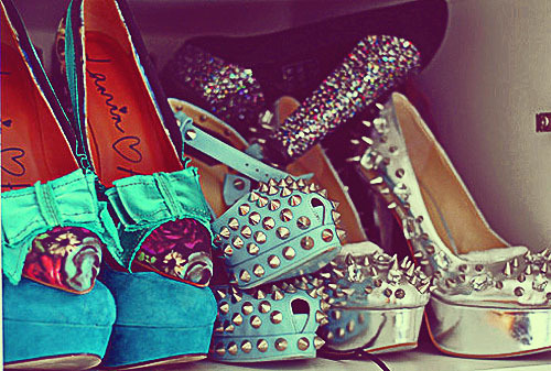 Fashion, ☮ and Rock . We talk about fashion, about truth, about love, about music. Respiramos música, vestimos moda, y hablamos la verdad.