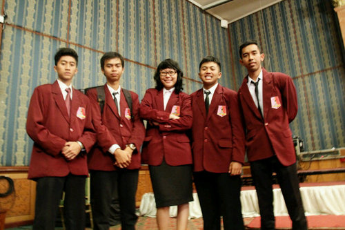 a band, a chemistry, enjoying a tasty life | @fildzameutia @00hilmy @ianwicaksana @yoga_d24 @hrmawanreza @BurhanItb| #SHINEFORPRIDE !!!