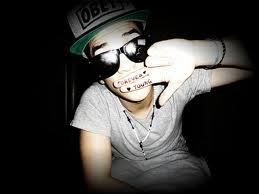♕ Kijk eens wat er gebeurd als je op die Follow Button drukt. Start: 31/05/2012 Contact: PuberSpreker@hotmail.nl ♕