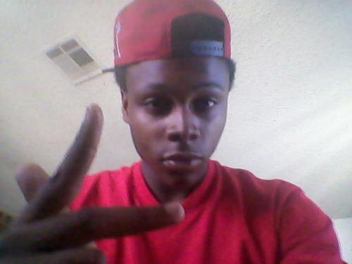 ihate a bitch ass nigga , im straight gutta , straight trill & ionly fukcs wkith real, R.I.P HatchBoy & D.T : 1-11 Rollin'.