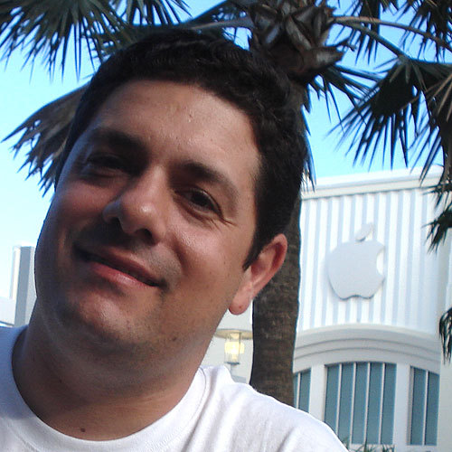 Partner at Trust Filmes, Co-Founder and CTO at https://t.co/usJyl4WK6T, Apple lover and geek! ;)